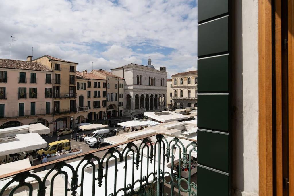 Enjoy Home - Appartamento Orologio, Piazza Dei Signori Padua Exterior foto